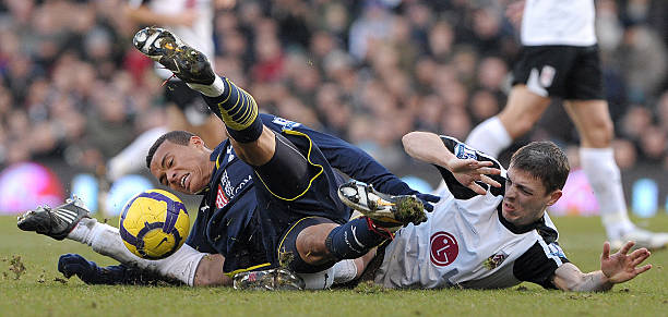 曼联通过灵 曼联通过灵